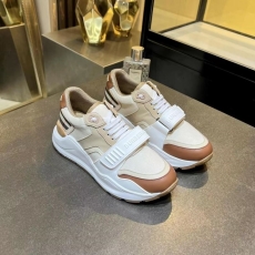 Burberry Low Shoes